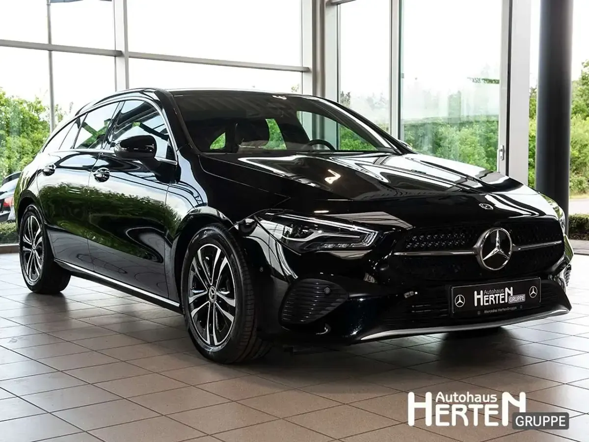 Gebraucht Mercedes CLA200 Advanced 163 PS (119 kW) 2024 Schwarz Limousine