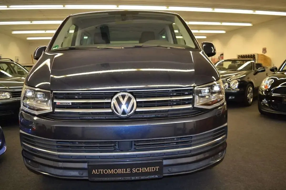 Gebraucht VW Multivan Highline 204 PS (150 kW) 2016 Starlight blue Van / Kleinbus