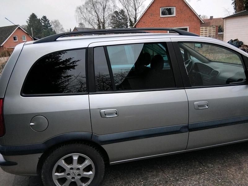 Gebraucht Opel Zafira 116 PS (85 kW) 2005 Silber Van / Kleinbus
