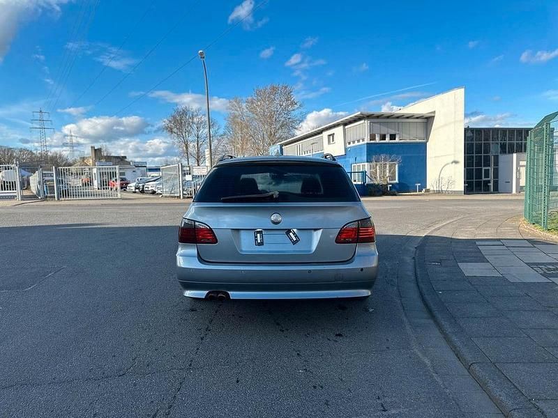 Gebraucht BMW 523 177 PS (130 kW) 2007 Grau Kombi