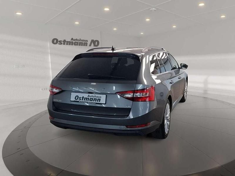 Gebraucht Skoda Superb Ambition 156 PS (114 kW) 2022 Grau Kombi