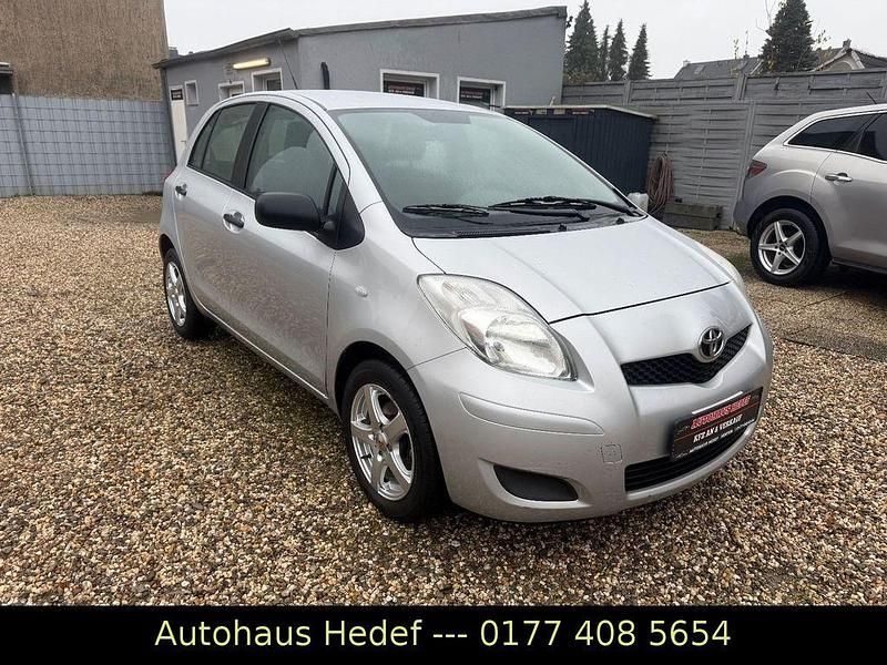 Gebraucht Toyota Yaris Cool 101 PS (74 kW) 2009 Silber Limousine