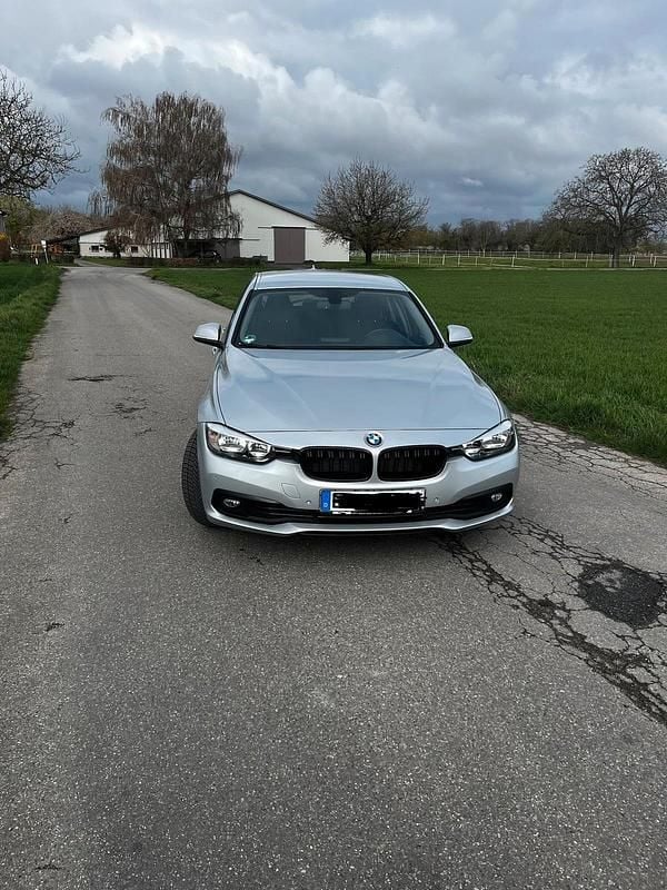 Gebraucht BMW 320 190 PS (139 kW) 2017 Grau Kombi