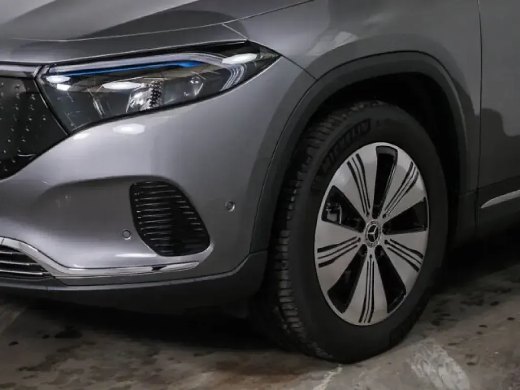 Gebraucht Mercedes EQA250 139 kW (190 PS) 2025 lack mountaingrau (metallic) SUV
