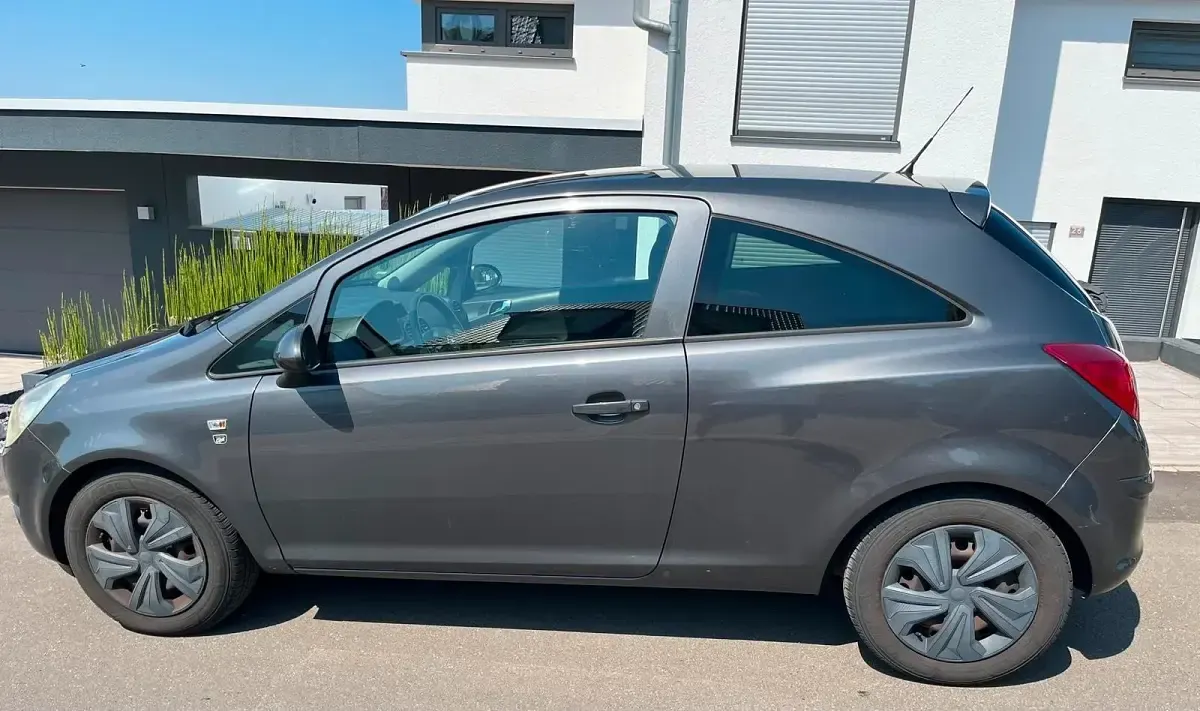 Gebraucht Opel Corsa Edition 87 PS (63 kW) 2010 Grau Kleinwagen