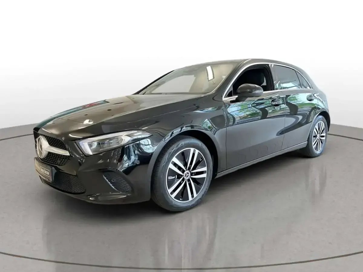 Gebraucht Mercedes A250 Progressive 218 PS (160 kW) 2022 Schwarz Limousine