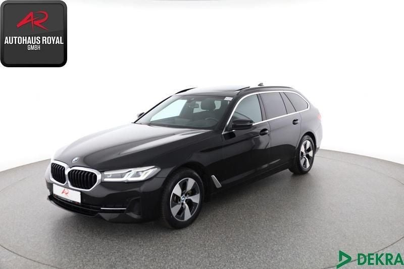 Schwarz Gebraucht 2022 BMW 520 Sport Line Limousine | 31.880 € (Guter Preis) - Bild 1/4
