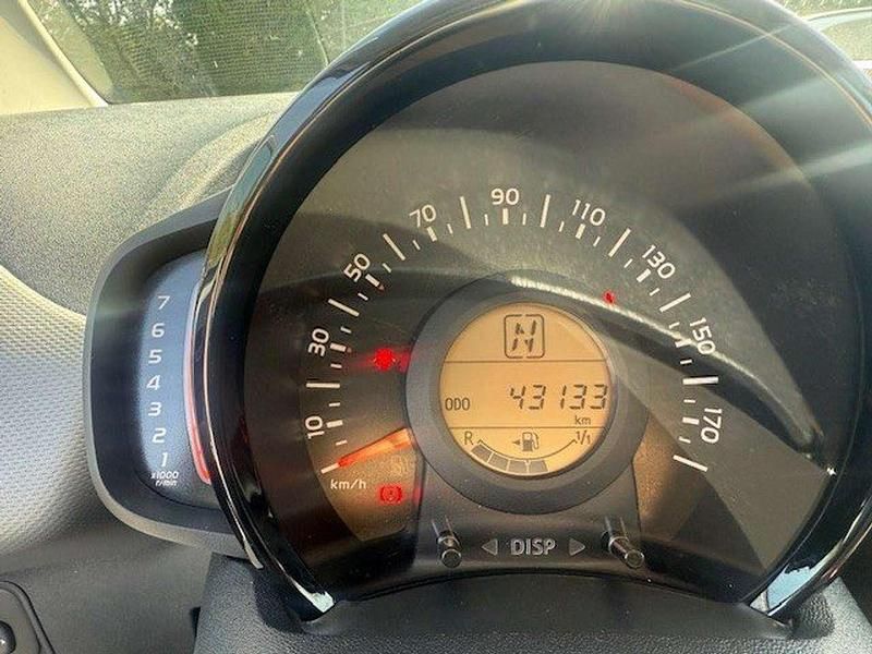 Weiß Gebraucht 2019 Peugeot 108 Allure Kleinwagen | 11.000 € (Fairer Preis) - Bild 1/4