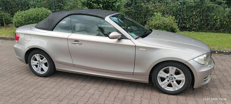 Grau Gebraucht 2008 BMW 120 Cabriolet Cabrio | 5.850 € (Fairer Preis) - Bild 1/4