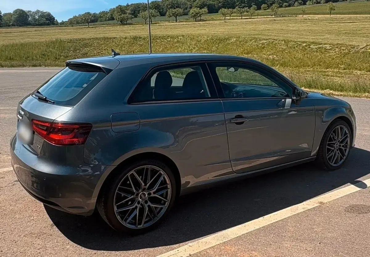 Gebraucht Audi A3 Ambition 150 PS (110 kW) 2014 Grau Kleinwagen