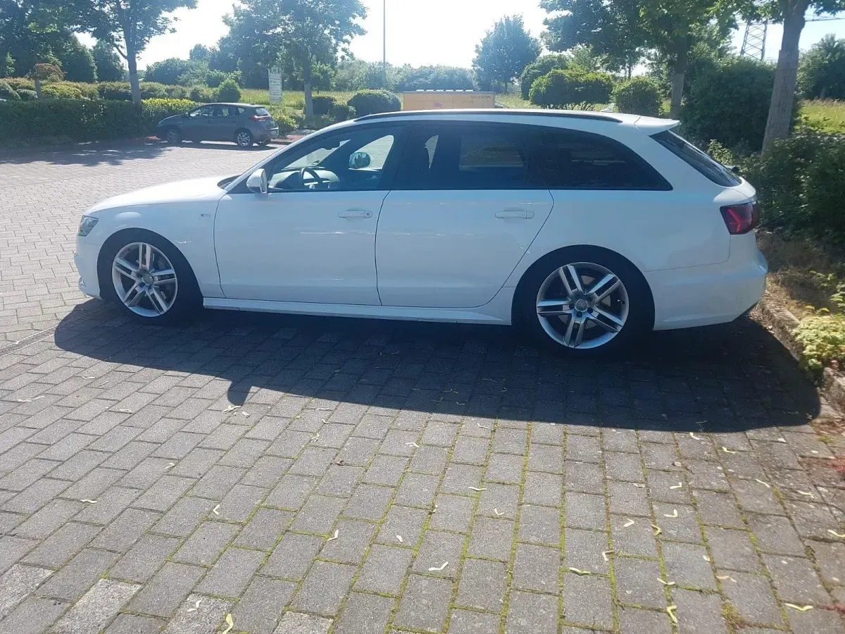 Gebraucht Audi A6 Black Edition 218 PS (160 kW) 2016 Weiß Kombi