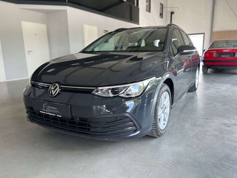 Grau Gebraucht 2023 VW Golf VIII Life Kombi | 22.050 € (Guter Preis) - Bild 1/4