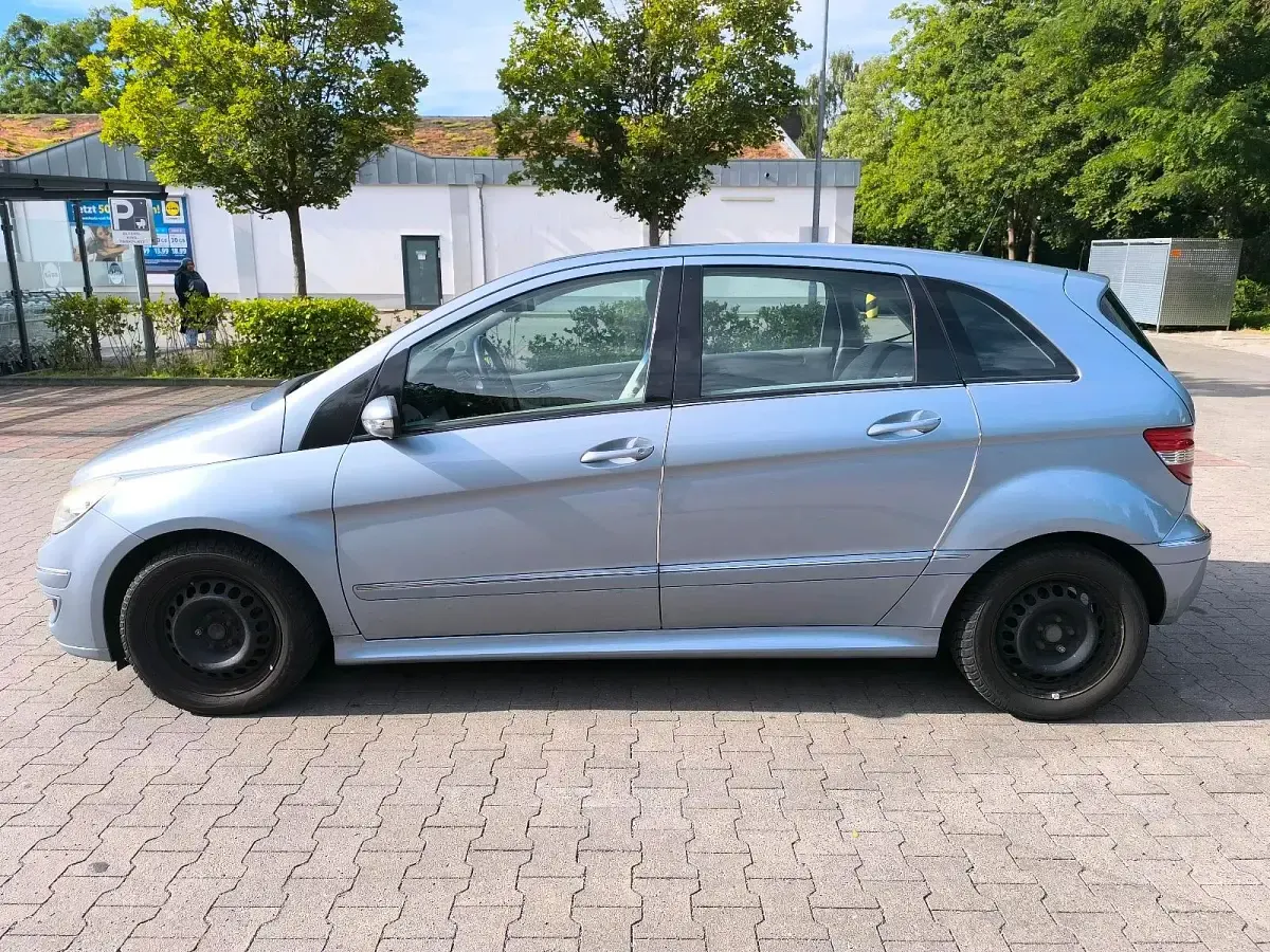 Gebraucht Mercedes B200 192 PS (141 kW) 2005 Blau Van / Kleinbus