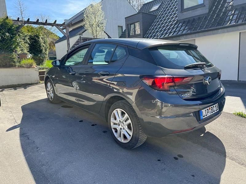 Gebraucht Opel Astra Innovation 150 PS (110 kW) 2016 Grau Limousine