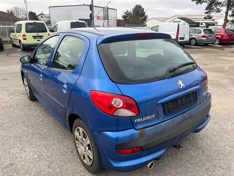 Gebraucht Peugeot 206+ 68 PS (50 kW) 2012 Blau Kleinwagen
