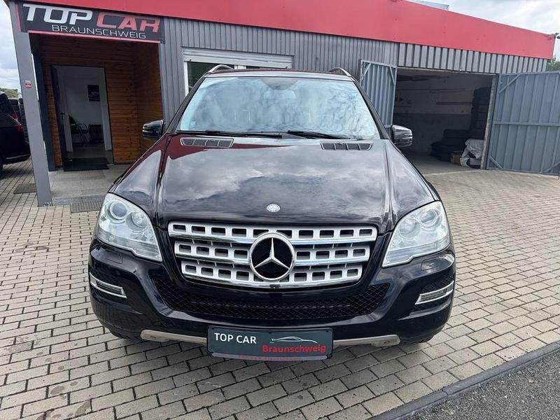 Schwarz Gebraucht 2010 Mercedes ML350 SUV | 9.900 € (Guter Preis) - Bild 1/4