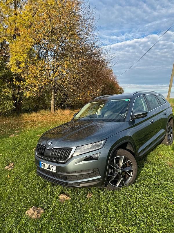 Grün Gebraucht 2019 Skoda Kodiaq Style SUV | 24.990 € (Fairer Preis) - Bild 1/4