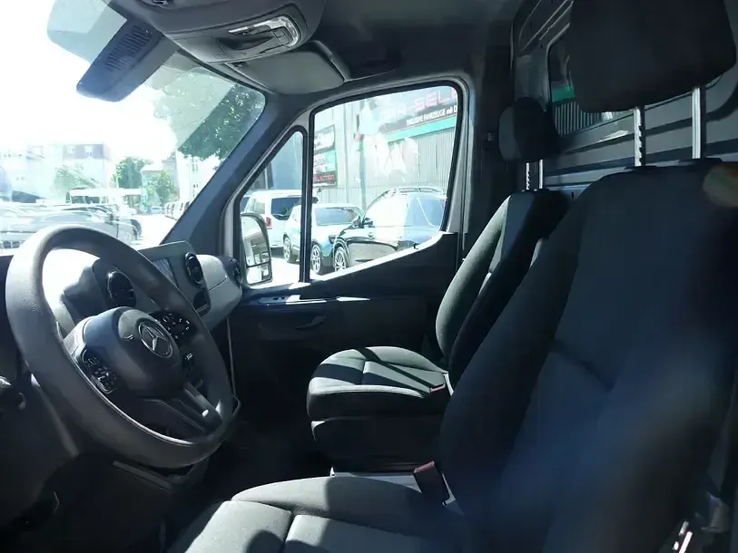 Gebraucht Mercedes Sprinter 143 PS (105 kW) 2022 Arktikweiss Van