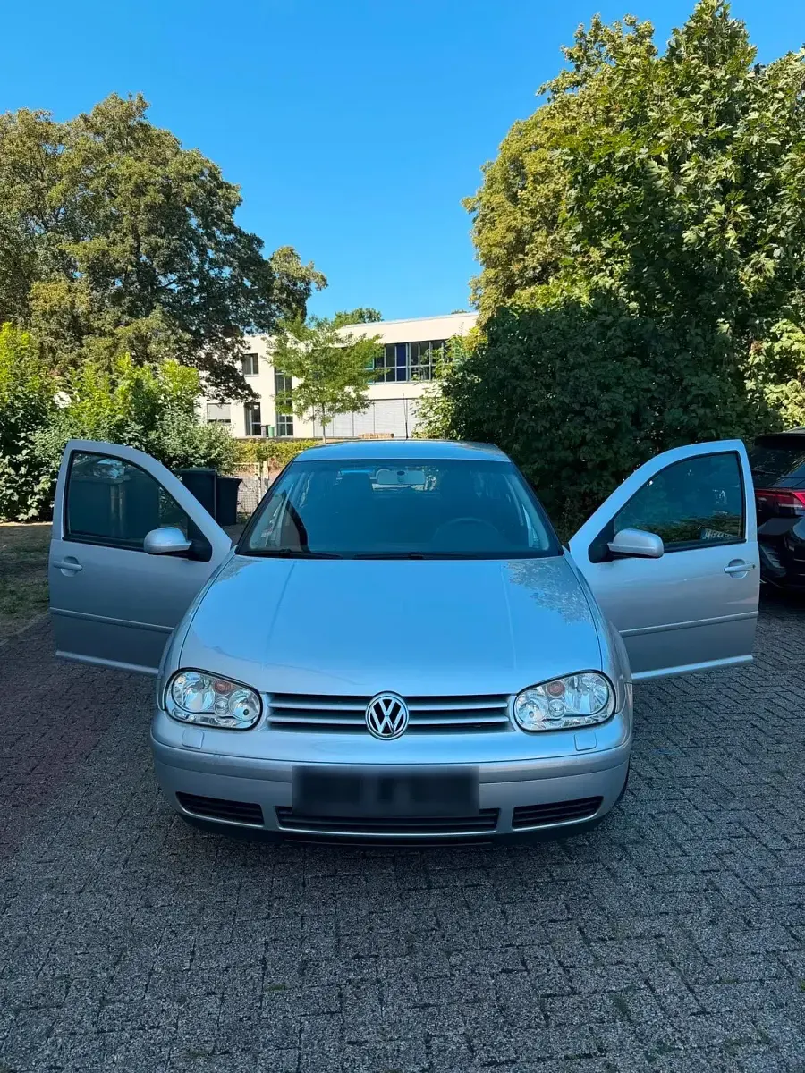 Gebraucht VW Golf IV 105 PS (77 kW) 2003 Silber Limousine