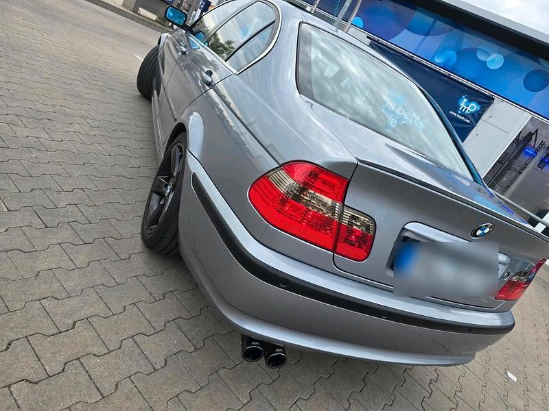 Gebraucht BMW 325 192 PS (141 kW) 2005 Grau Limousine