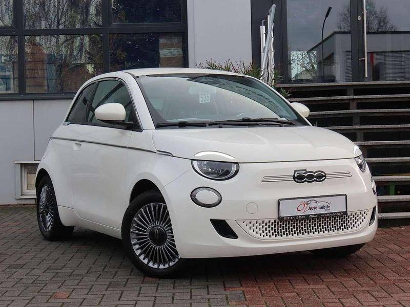 Weiß Gebraucht 2023 Fiat 500e Kleinwagen | 17.900 € (Superpreis) - Bild 1/3