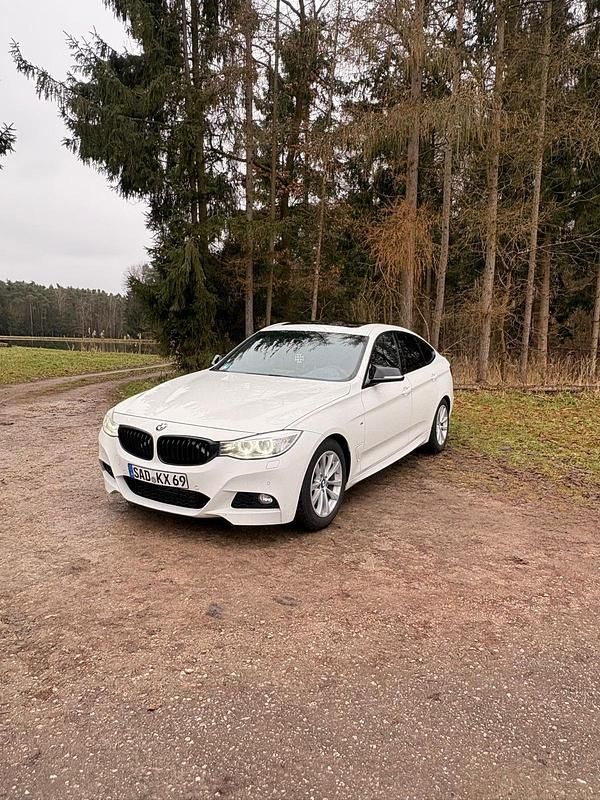 Gebraucht BMW 330 M Sport 258 PS (189 kW) 2014 Weiß Limousine
