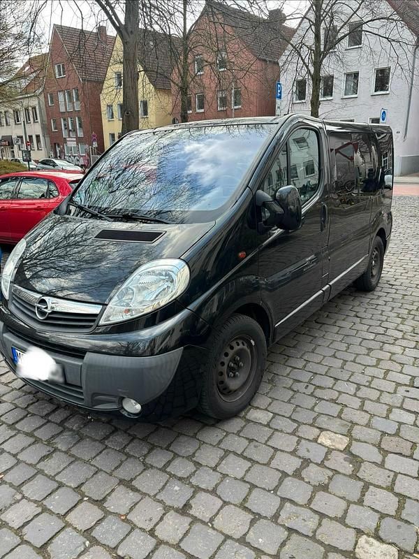 Gebraucht Opel Vivaro 114 PS (83 kW) 2014 Schwarz Van / Kleinbus