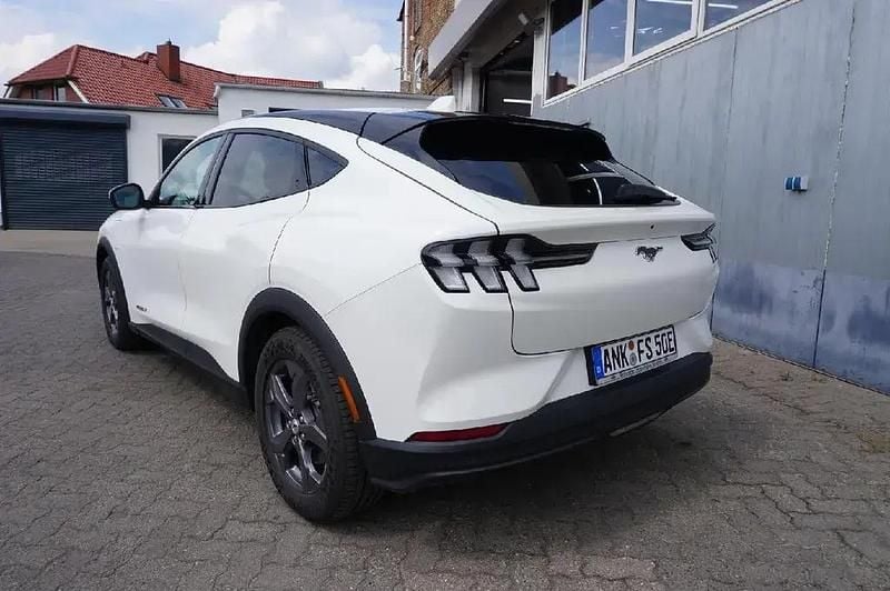 Gebraucht Ford Mustang Mach-E Basis 216 kW (294 PS) 2022 Weiß SUV