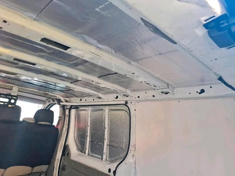 Second-hand Opel Vivaro 82 CP (60 kW) 2006 Alb Monovolum