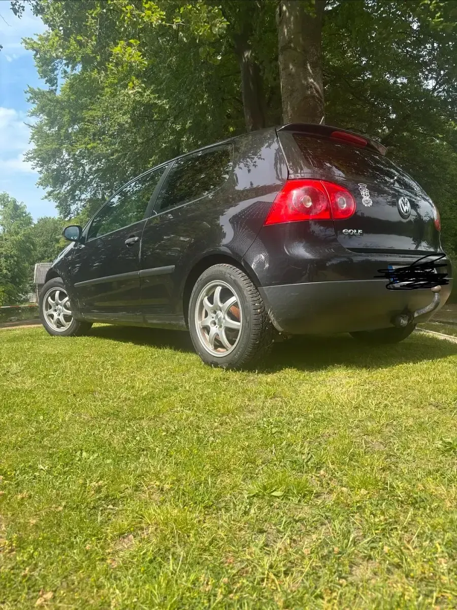 Gebraucht VW Golf V 75 PS (55 kW) 2005 Schwarz Kleinwagen