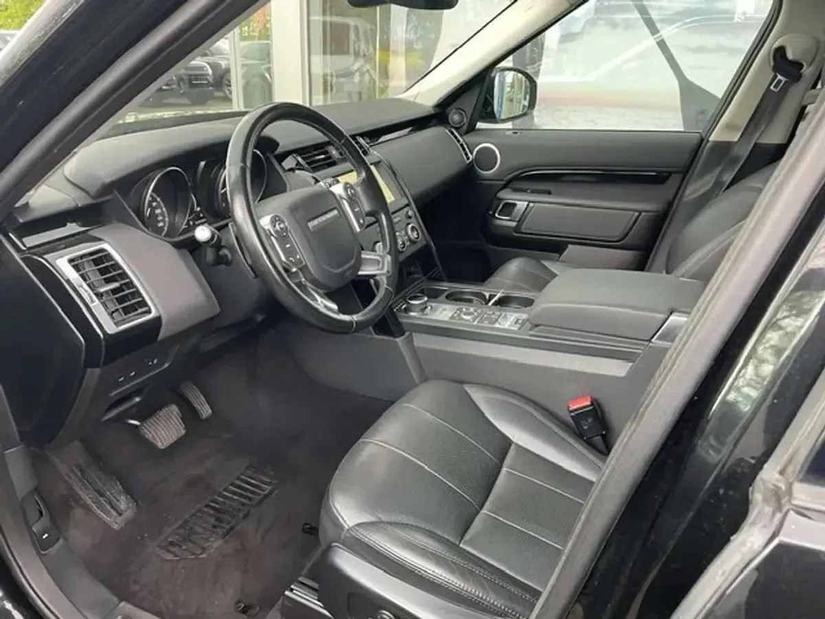 Gebraucht Land Rover Discovery 5 SE 258 PS (189 kW) 2018 Santorini black SUV