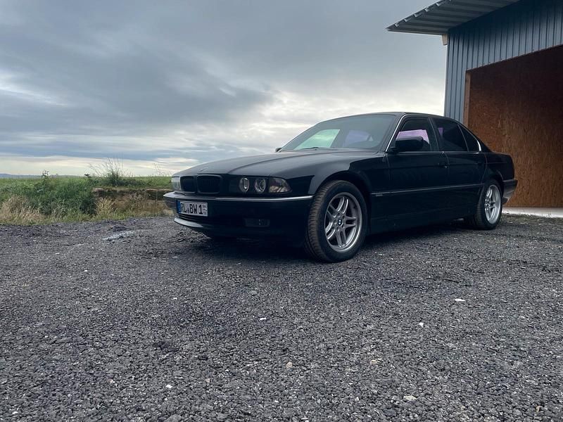 Gebraucht BMW 740 286 PS (210 kW) 1998 Schwarz Limousine