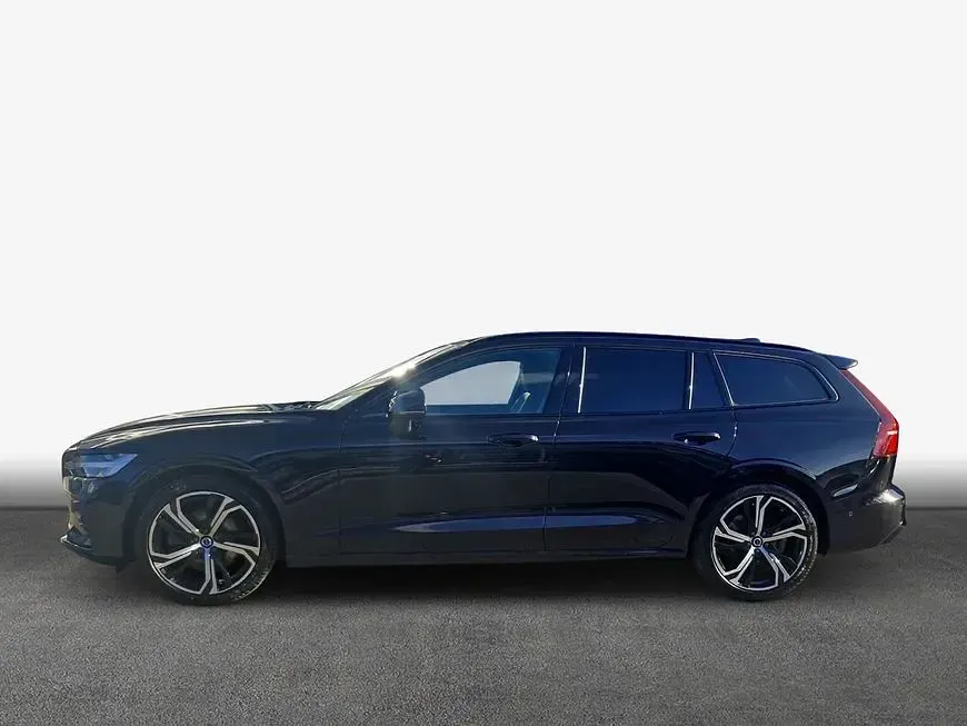 Gebraucht Volvo V60 145 PS (106 kW) 2025 Kombi