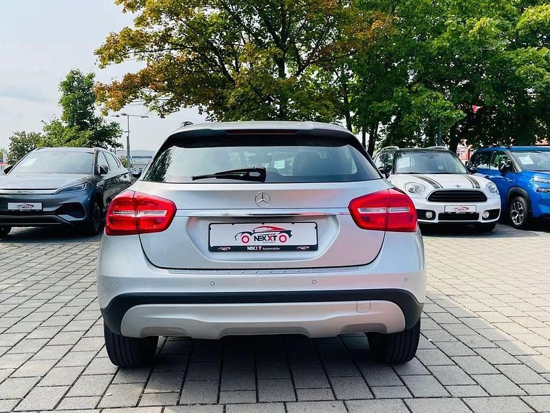 Gebraucht Mercedes GLA200 156 PS (114 kW) 2015 Silber SUV