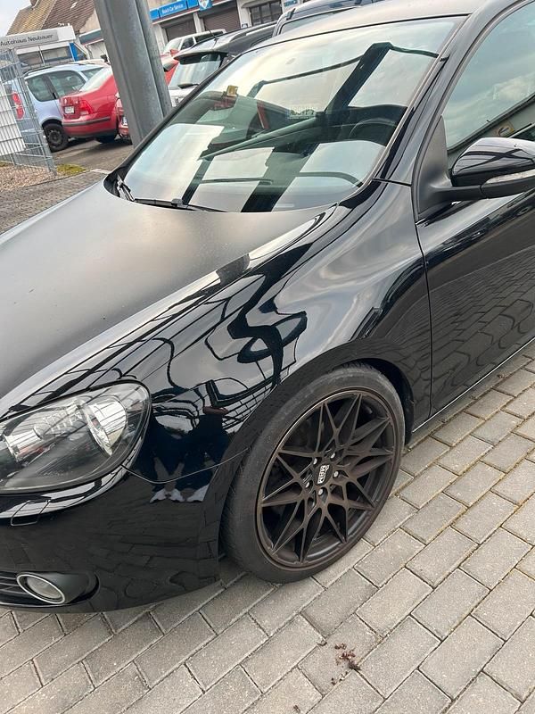 Schwarz Gebraucht 2009 VW Golf VI Limousine | 3.900 € (Fairer Preis) - Bild 1/4