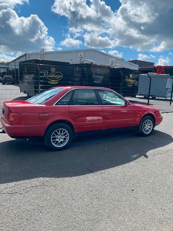 Gebraucht Audi 100 174 PS (127 kW) 1995 Rot Limousine