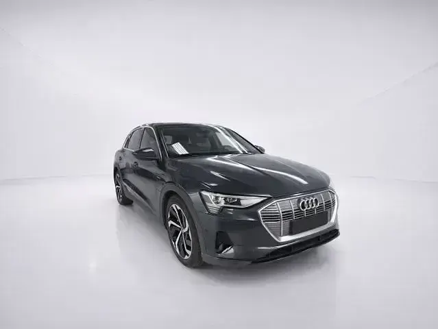 Używany Audi e-tron S-Line 300 kW (408 KM) 2021 Szary SUV