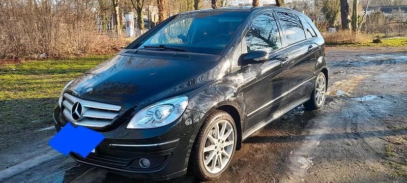 Schwarz Gebraucht 2006 Mercedes 170 Limousine | 1.299 € (Superpreis) - Bild 1/4