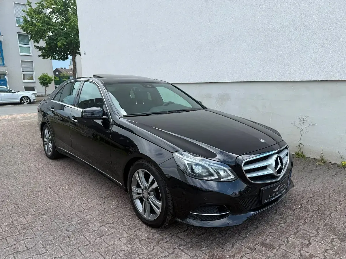 Gebraucht Mercedes E350 Avantgarde 252 PS (185 kW) 2014 Schwarz Limousine