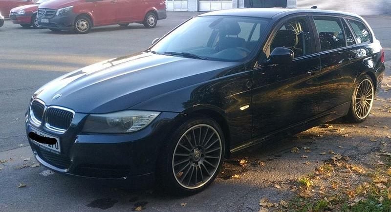 Gebraucht BMW 316 116 PS (85 kW) 2011 Schwarz Kombi