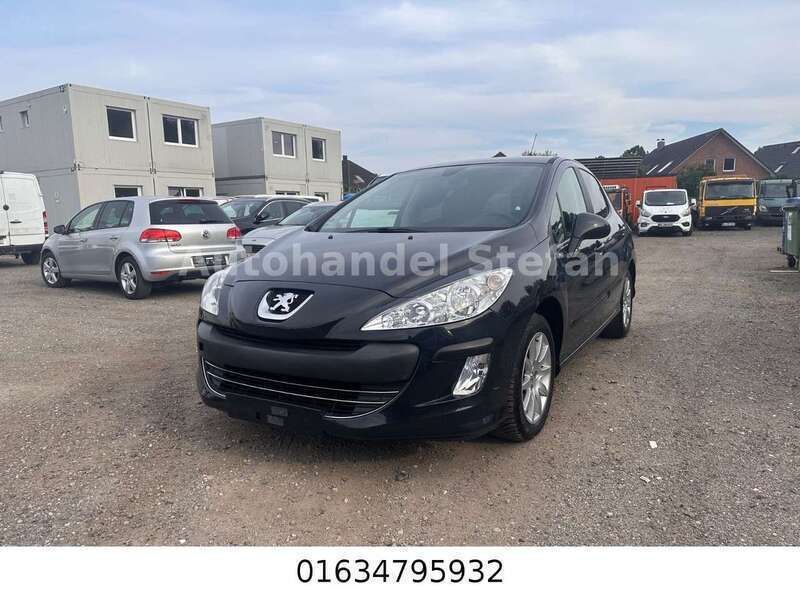 Grau Gebraucht 2008 Peugeot 308 Tendance Kleinwagen | 3.999 € (Fairer Preis) - Bild 1/4