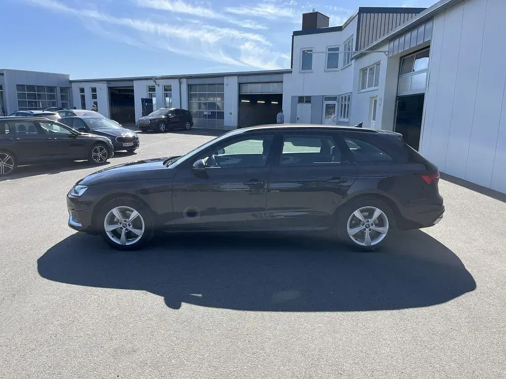 Gebraucht Audi A4 Advanced Plus 150 PS (110 kW) 2021 Schwarz Kombi