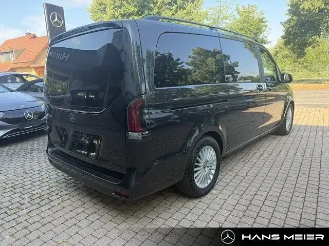 Gebraucht Mercedes V220 Style 163 PS (119 kW) 2025 Grau Van / Kleinbus