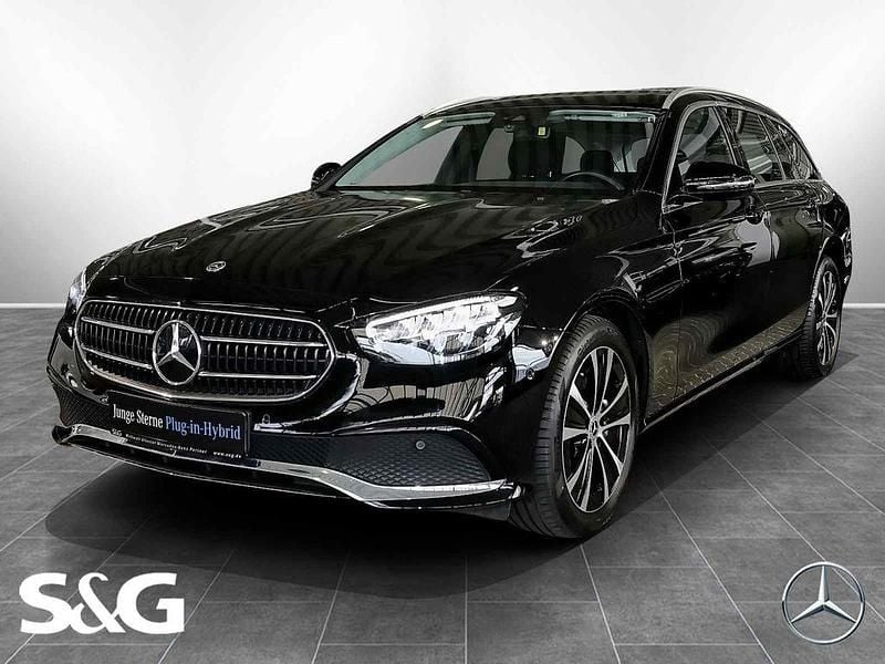 Unilack schwarz Gebraucht 2021 Mercedes E300 Avantgarde Kombi | 33.790 € (Fairer Preis) - Bild 1/4