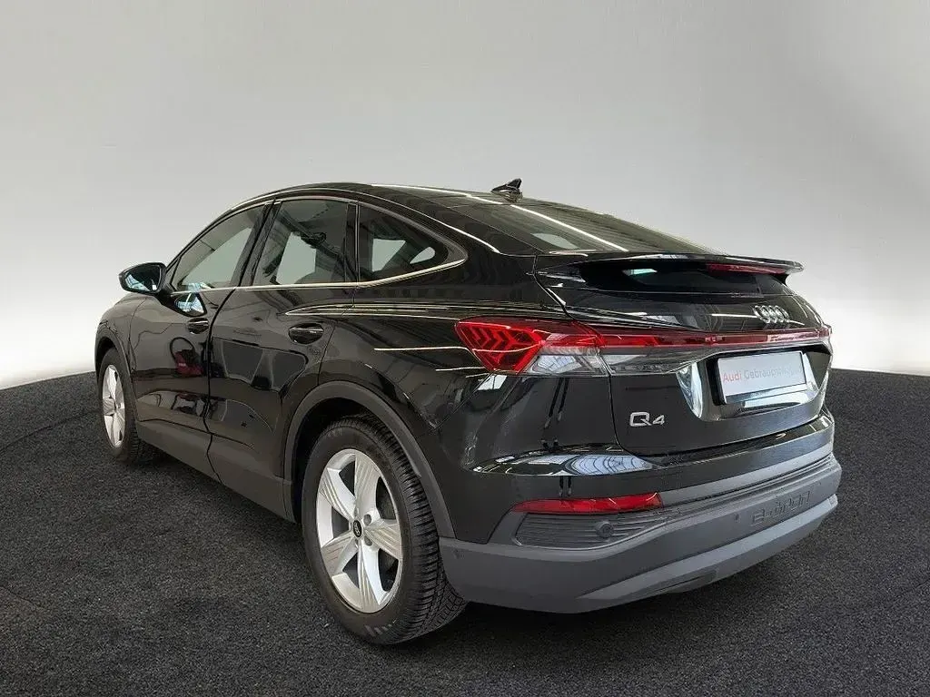Gebraucht Audi Q4 Sportback e-tron Ambiente 150 kW (204 PS) 2023 Mythosschwarz metallic SUV