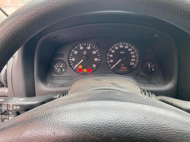 Gebraucht Opel Astra Selection 101 PS (74 kW) 2002 Silber Limousine