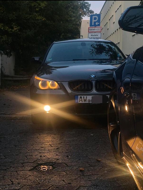 Grau Gebraucht 2005 BMW 530 Limousine | 5.550 € (Guter Preis) - Bild 1/4