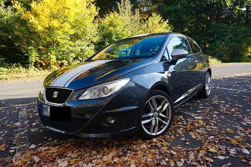 Grau Gebraucht 2010 Seat Ibiza FR Kleinwagen | 4.900 € (Teuer) - Bild 1/4