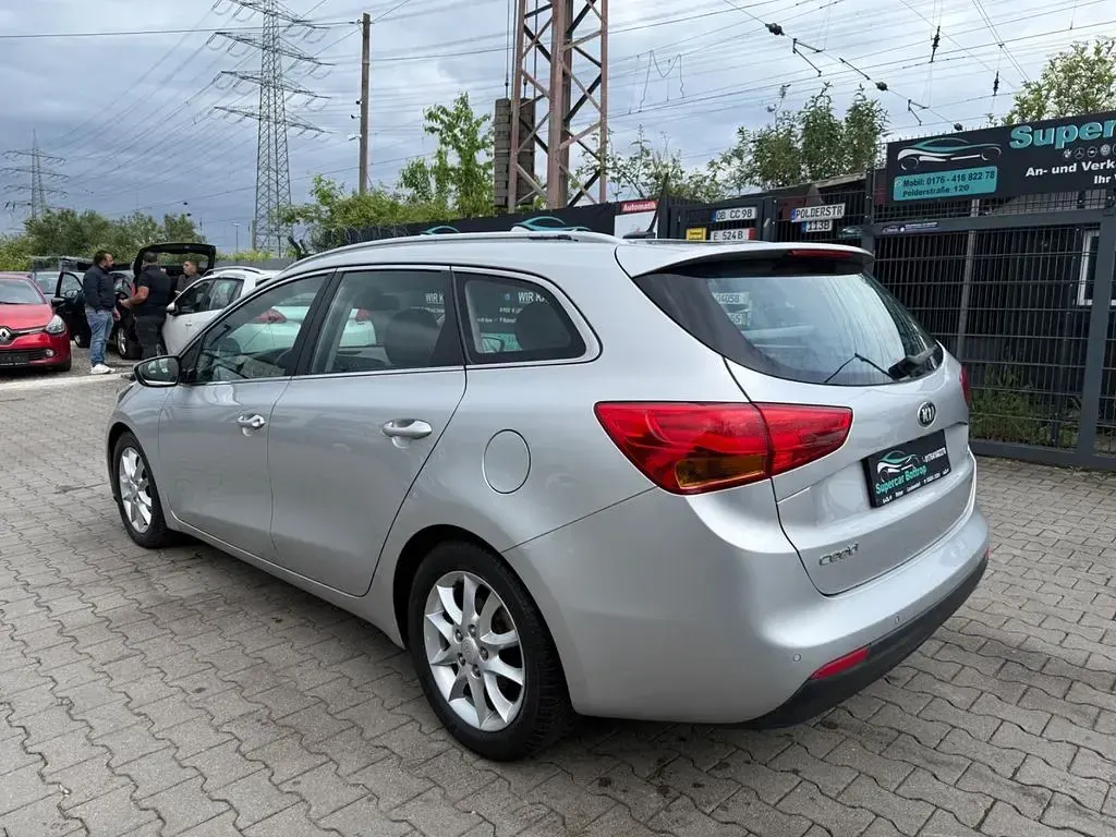 Gebraucht Kia Ceed Sportswagon Edition 7 135 PS (99 kW) 2013 Silber Kombi