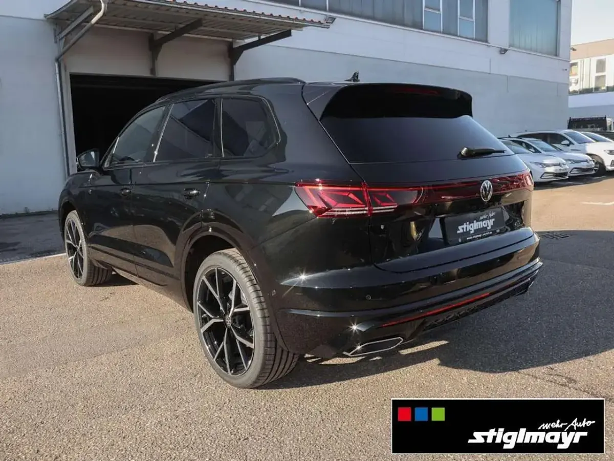 Neu VW Touareg Edition 286 PS (210 kW) 2025 Grenadillschwarz metallic SUV